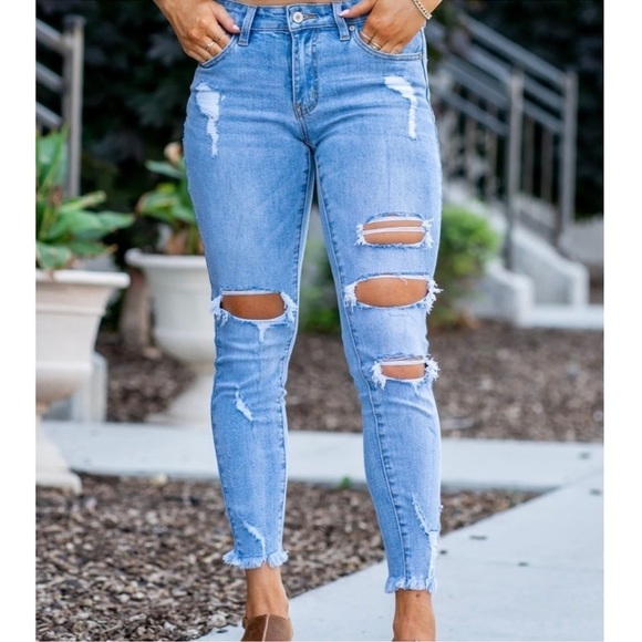Kancan Abigail Mid Rise Distressed Frayed Hem Skinny Jeans 5/26 - Picture 1 of 10